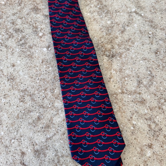 GUCCI MEN'S GG LOGO NAVY BLUE WITH RED DESIGN TIE BRAND NEW WIDEST 3" 10 - Picture 1 of 4